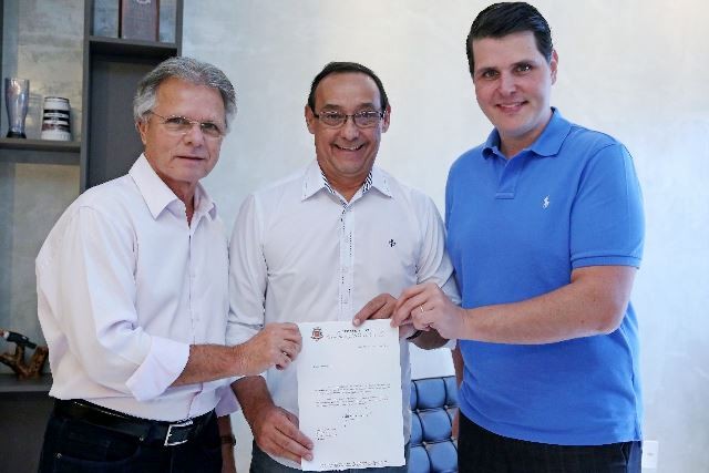 2018514_FOTO- Vereador encontra Cauê e Vanderlei Macris e pede recursos para a Saúde